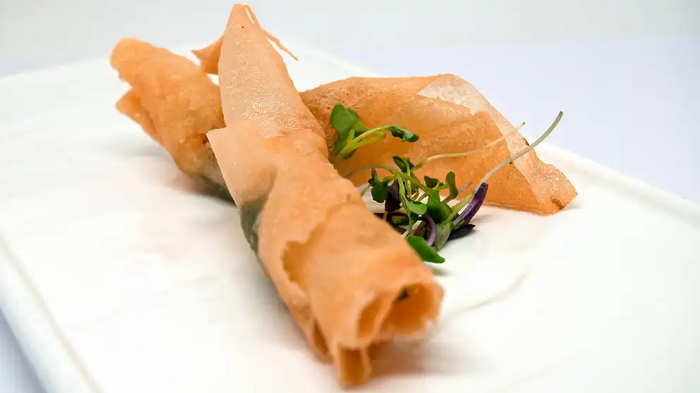Langostinos crujientes con albahaca