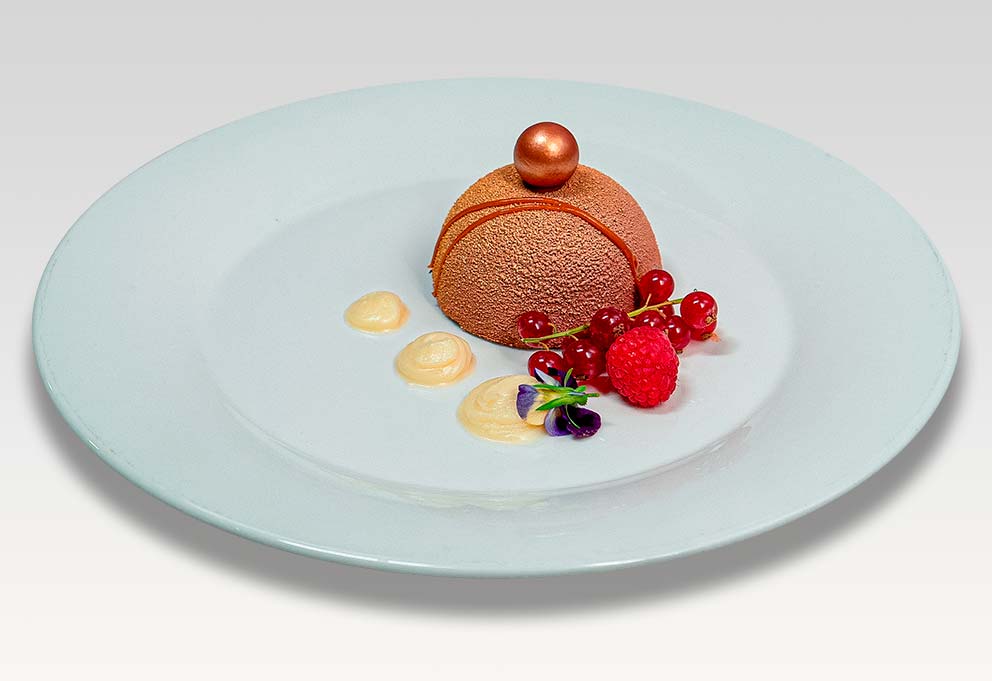 Semiesfera de Chocolate con Turrón y Cremoso de Chocolate Blanco